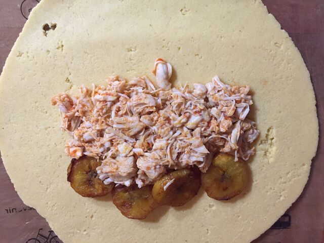 Chausson Poulet mijoté au style vénézuélien + bananes plantains