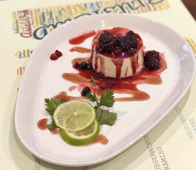 Panna Cotta mit Erdbeersoße