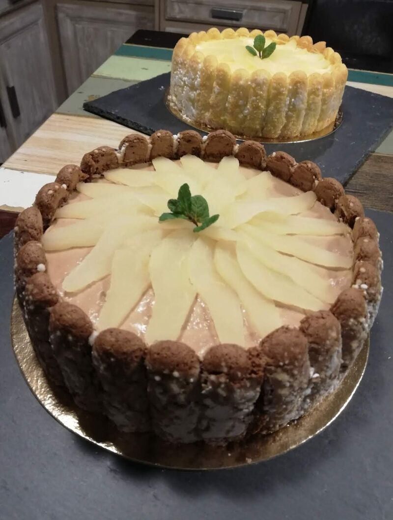 Charlotte aux poires à la vanille et charlotte aux poires au chocolat (mousses bavaroises)