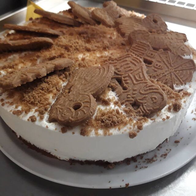 Mandarine-Karamellkeks-Torte