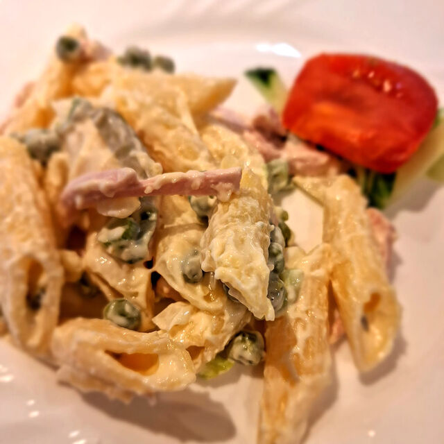 Hausgemachter Nudelsalat