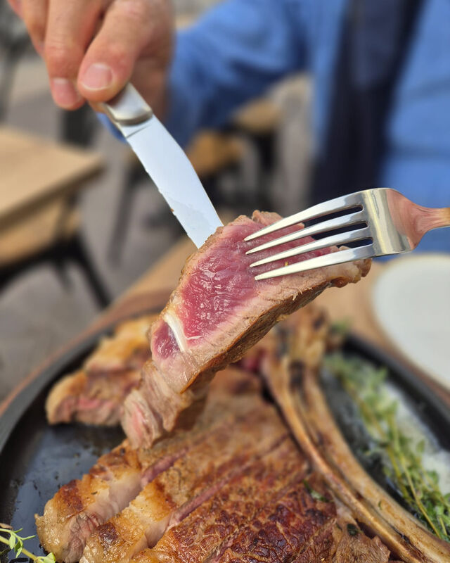Prime Rib / Chuleton de ternera