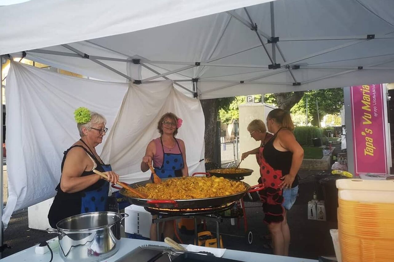 Pensez à réserver votre paella