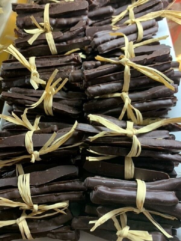 écorces d 'oranges ,chocolat noir