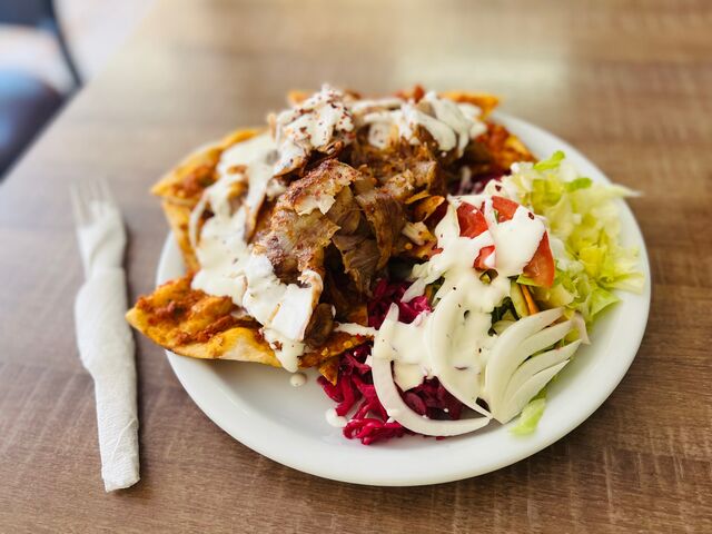 Lamacun Teller mit Dönerfleisch