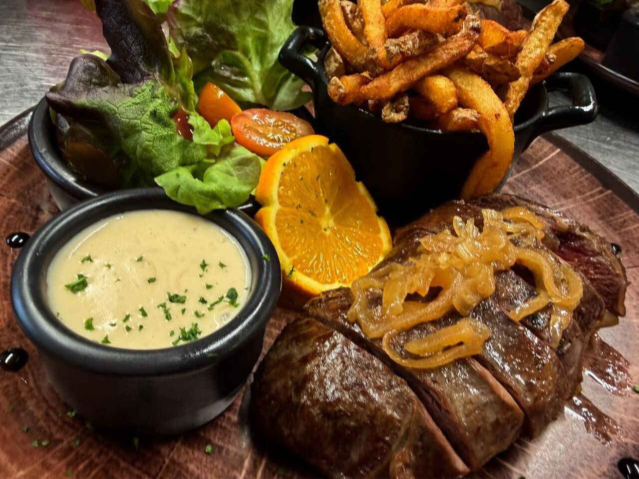 Magret de canard sauce foie gras au Macvin du Jura 