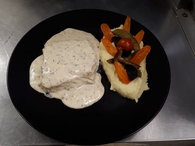 Pavé de cabillaud, parfum de béarnaise
purée de panais & petit légumes