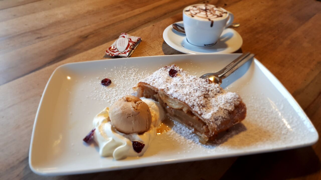 Apfelstrudel Jause