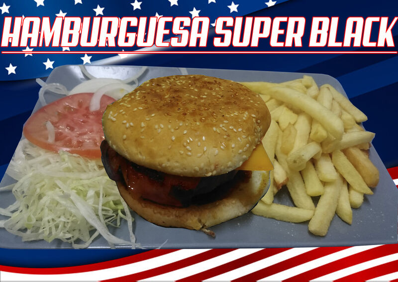 200g de Black Angus, Queso Cheddar, Bacón, Salsa Barbacoa, Lechuga, Cebolla y Tomate Natural.
