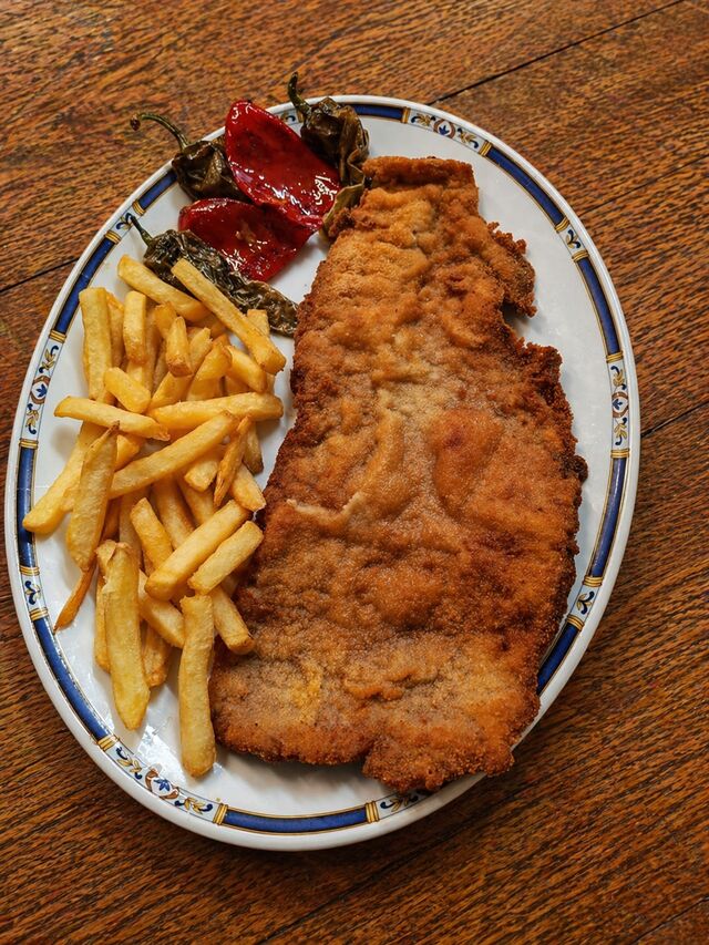 Escalope de ternera crujiente con patatas