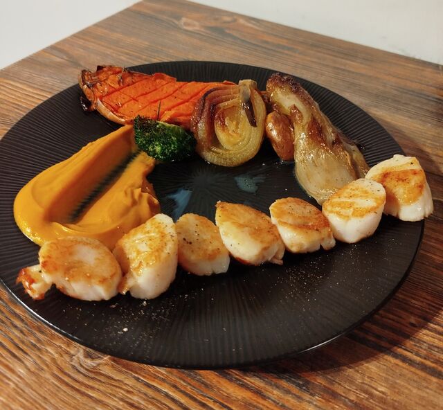 Noix de Saint Jacques juste snackées 