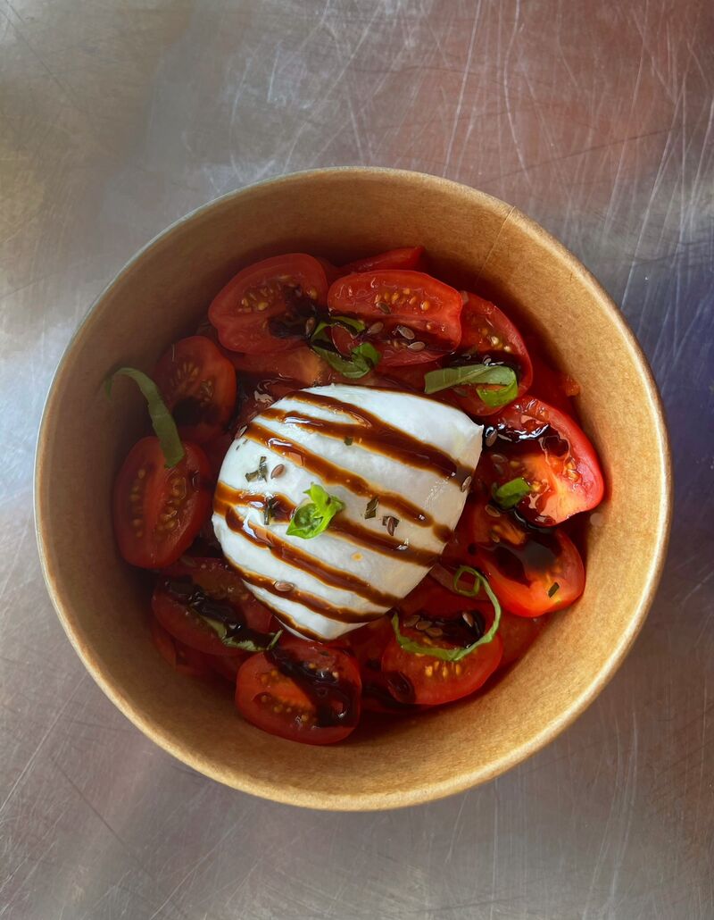 Tomate Mozzarella et son basilic 
