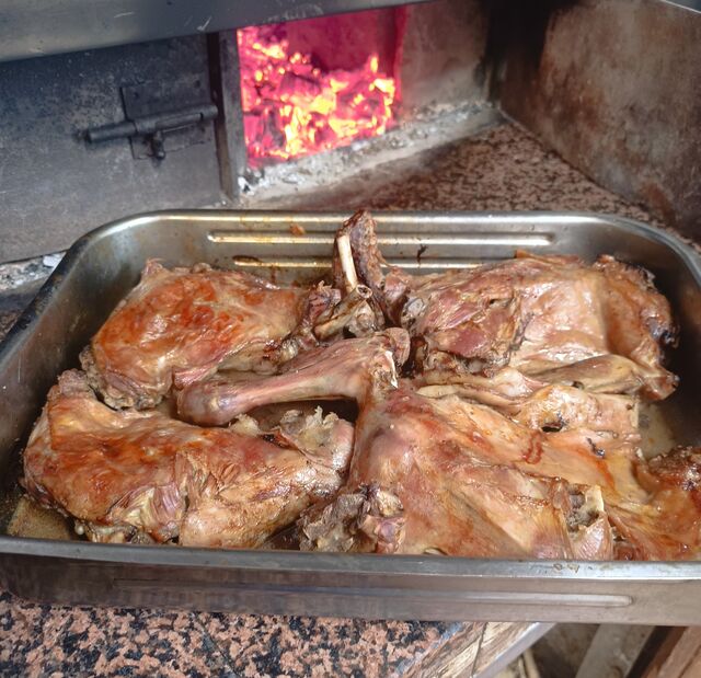 CORDERO ASADO