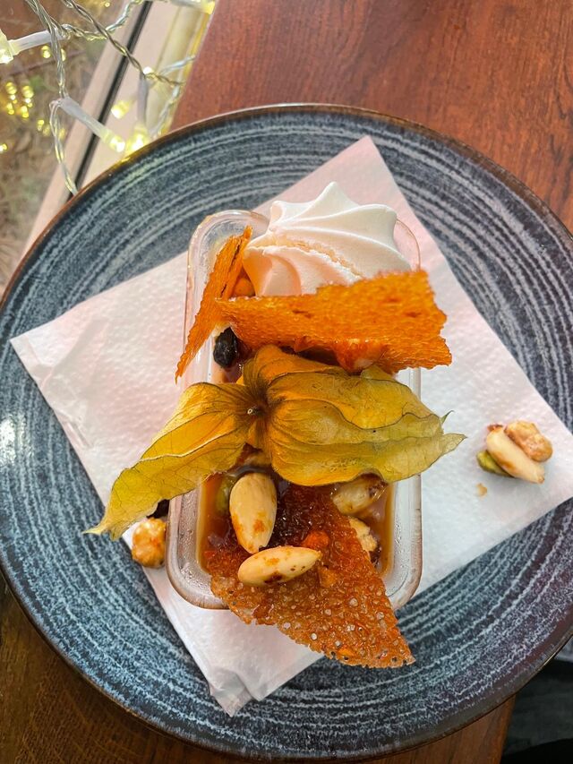 Nougat crémeux glacé et tuile croquant