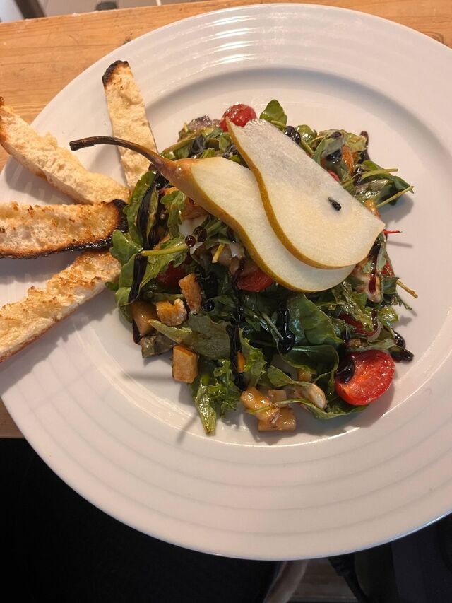 Körtét gorgonzolás saláta