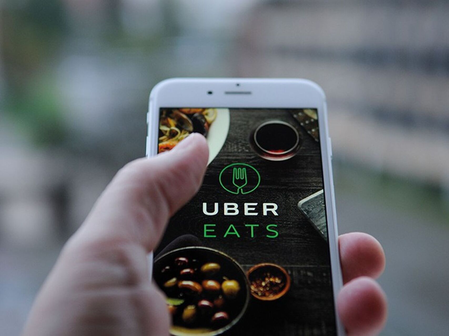 Livraison uber eats Savourez la saveur sans quitter votre zone de confort !