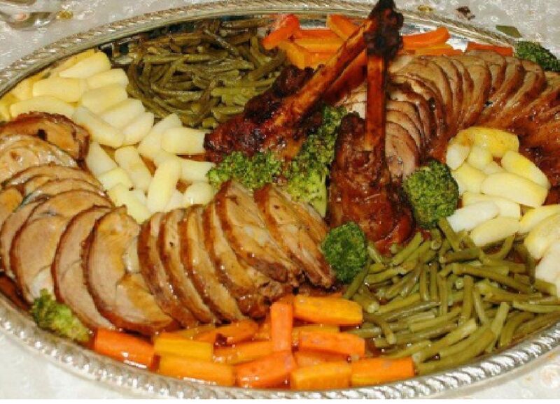 Rôti de Bœuf à la Marocaine
(Rôti de Bœuf cuite au four avec ces légumes)
Sur commande