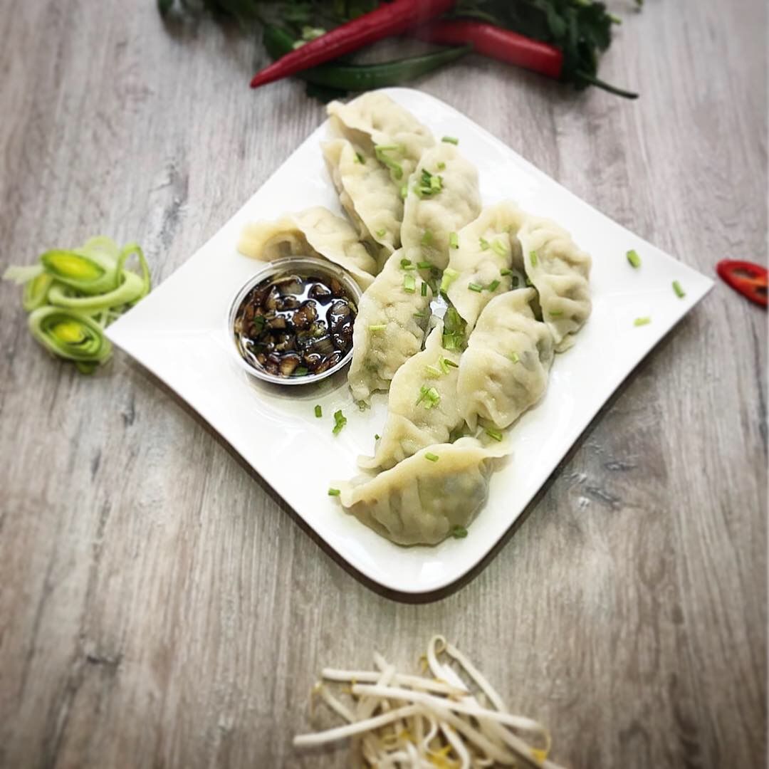 DIM SUM w wersji pierogarnimomos.pl, To chińskie pierożki z farszem z kurczaka i grzybów MUN