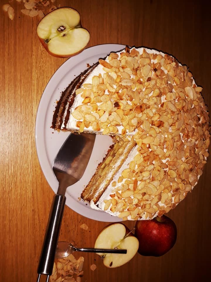 Apfeltorte mit Mandeln