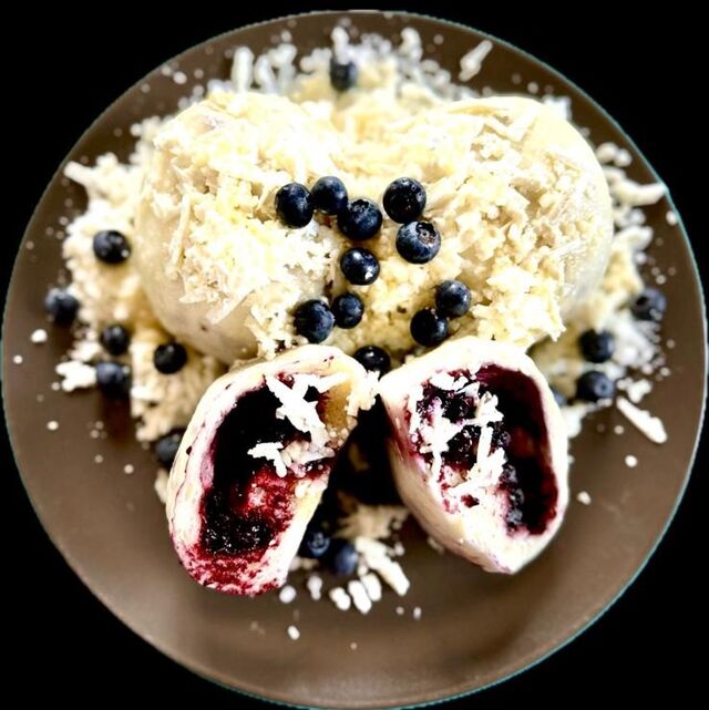 Kynutý knedlík s borůvkami / 450g / 58,-Kč