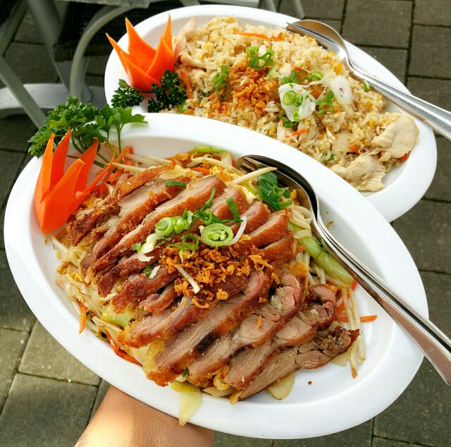 Klassiker - Gebratener Reis mit Ente oder mit Hühnerfleisch