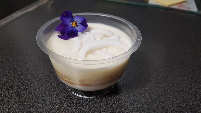 Coco Nat cup/ 3€
crème à l'eau de coco verte et lait de coco à déguster avec son biscuit frais.