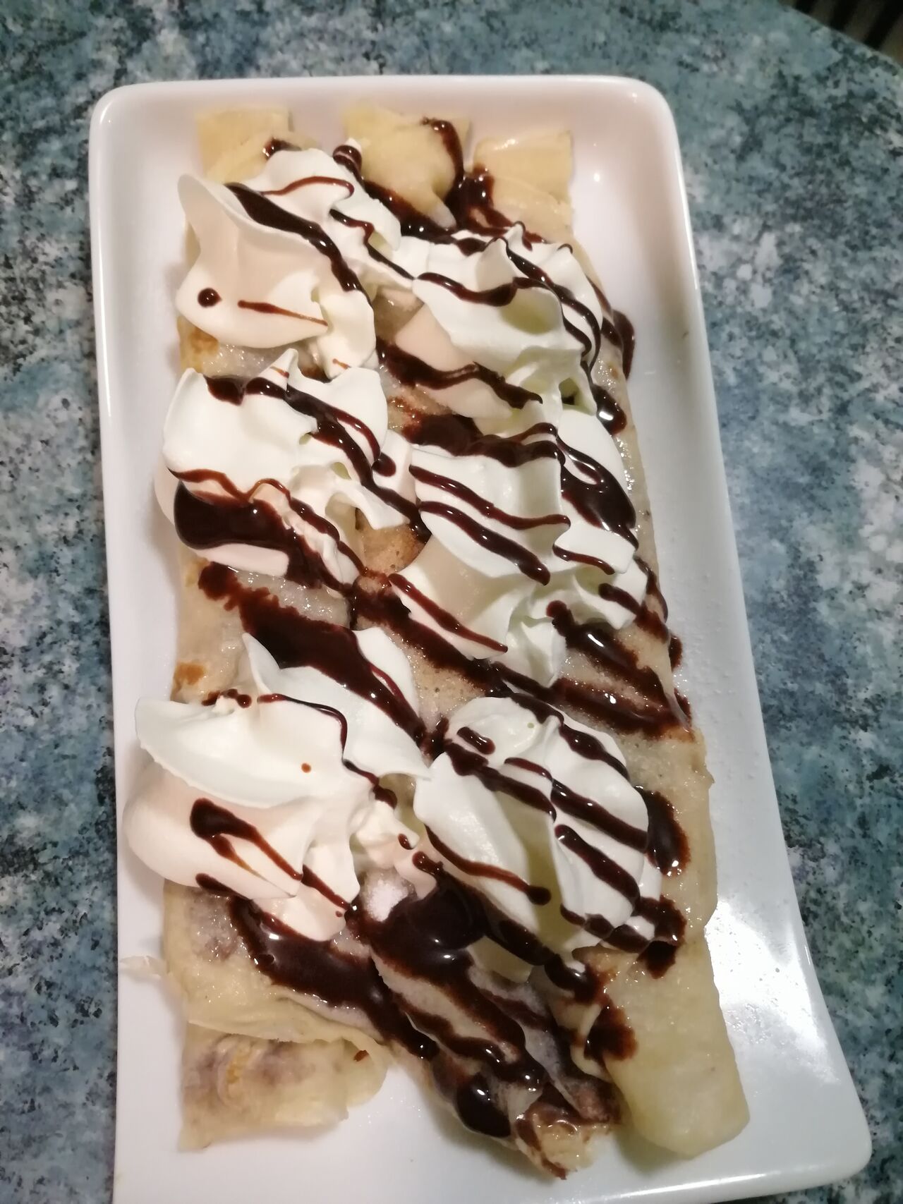 Palacsinta mogyoró krémes, áfonyás 280ft /db