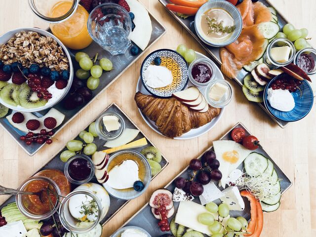 und natürlich könnt ihr auch bei uns Frühstücken.