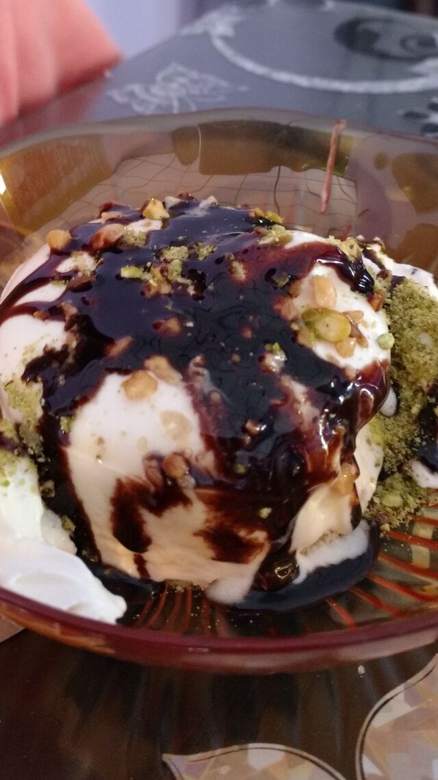 Glace nougat & pistaches...