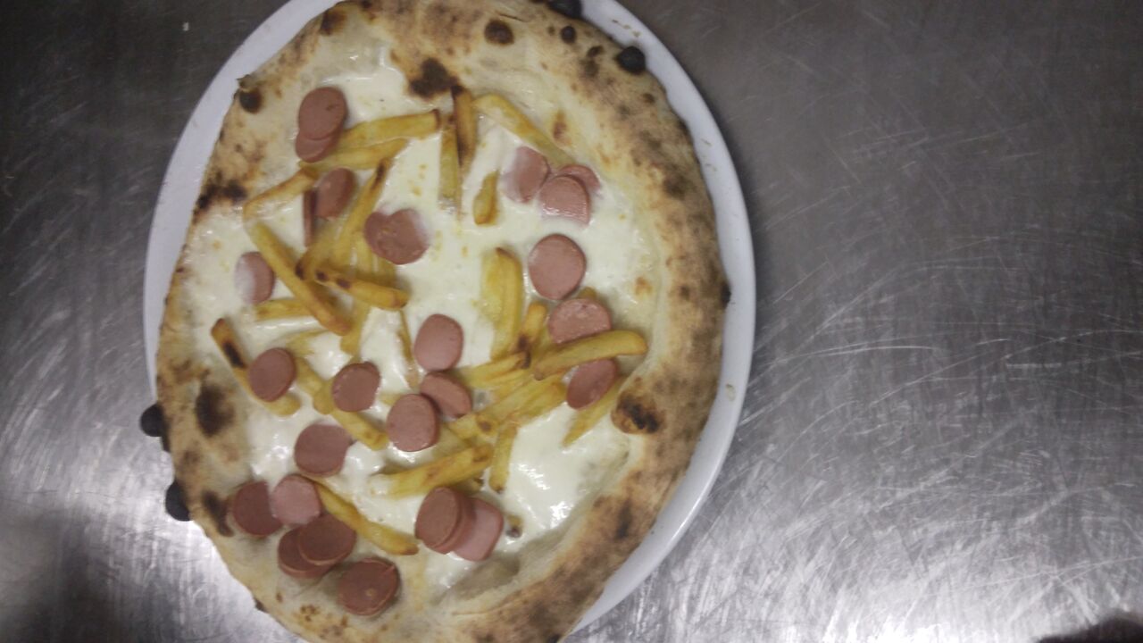 Bianca con patatine e wustel 