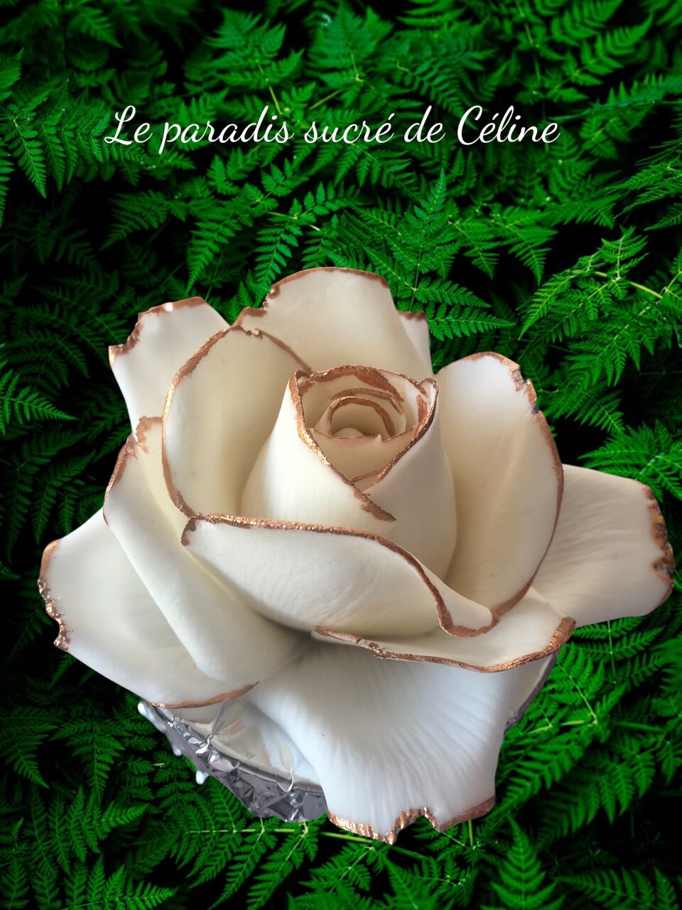 Rose en pâte à sucre