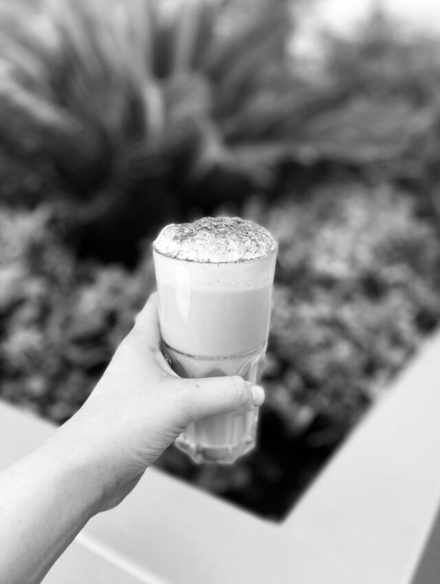 LES BONNES IDÉES COMMENCENT AVEC UN BON CAFÉ.