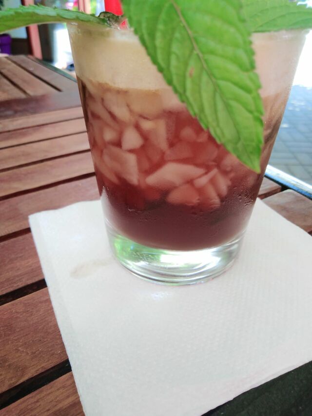 Ledová káva s marakujou
