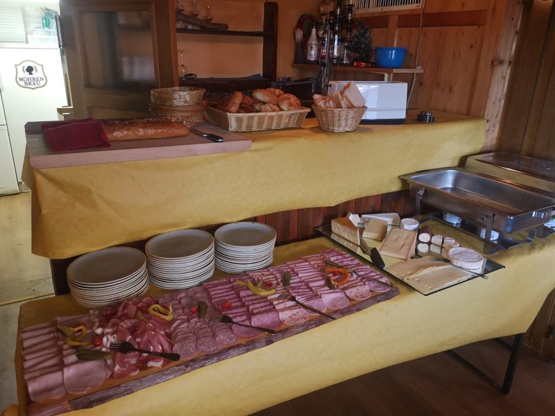 Jeden 1. Sonntag im Monat Frühstück um 17,90€. Um reservierung wird gebeten. Ab 8.9. wieder jeden 1. Sonntag im Monat.