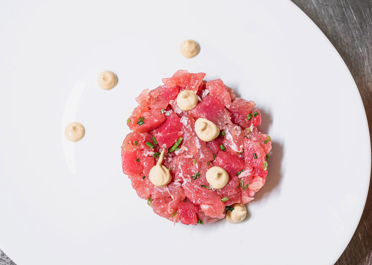 Tartara di Tonno con Mayonese al Kren