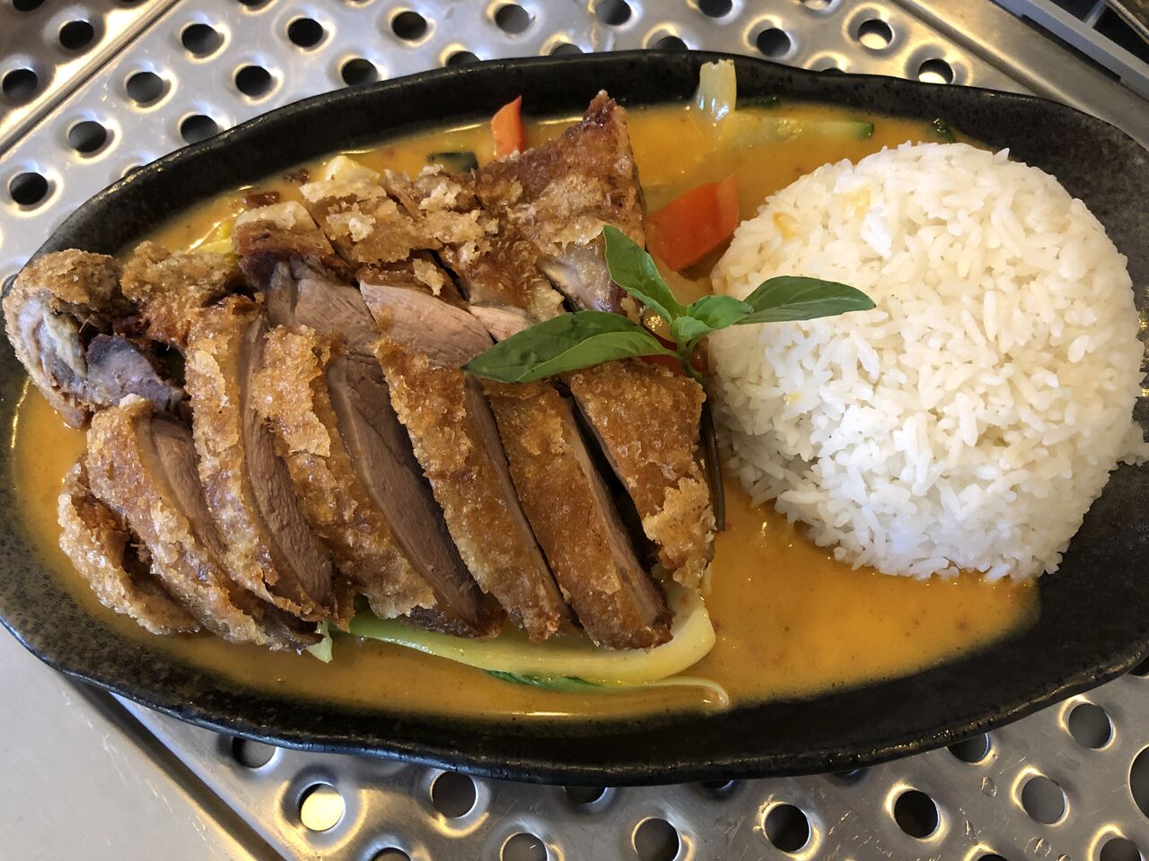 Ente Curry mit Reis und Gemüse