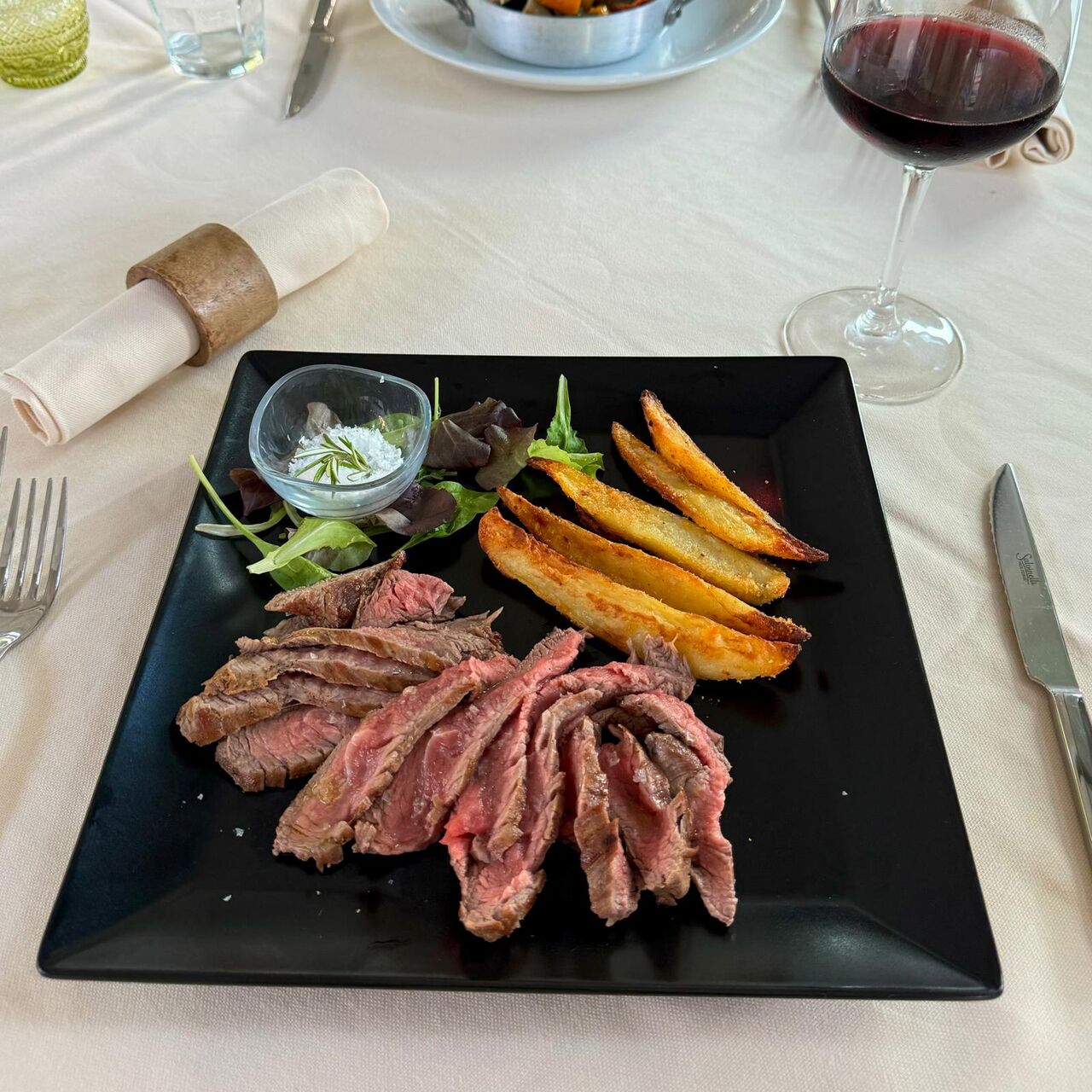 Bavetta di manzo con patate sabbiate