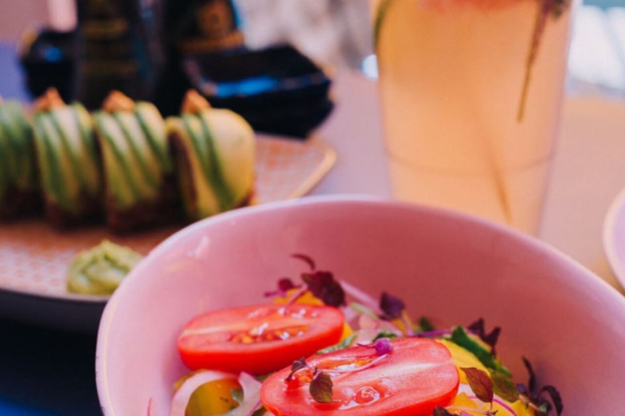 A varied menu - sushi, salads, bowls and ramen in a playful ambiance