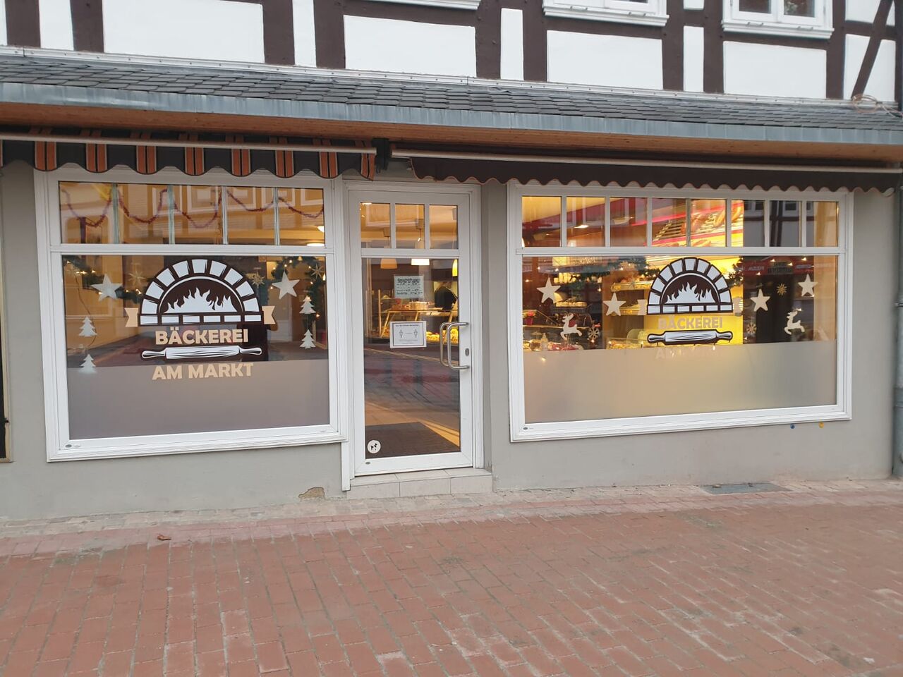 Unser Eingang.....HERZLICH WILLKOMMEN!!!