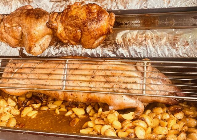 COCHON DE LAIT 6.5 KG .
Pour 12 personnes 