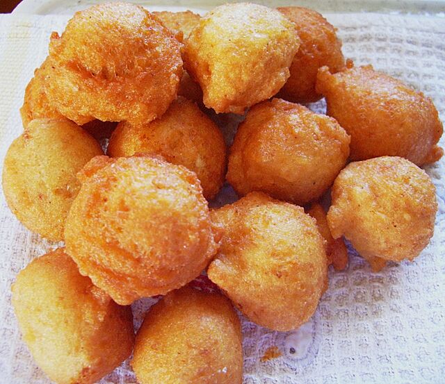 MOFO BAOLINA (beignets sucrés)