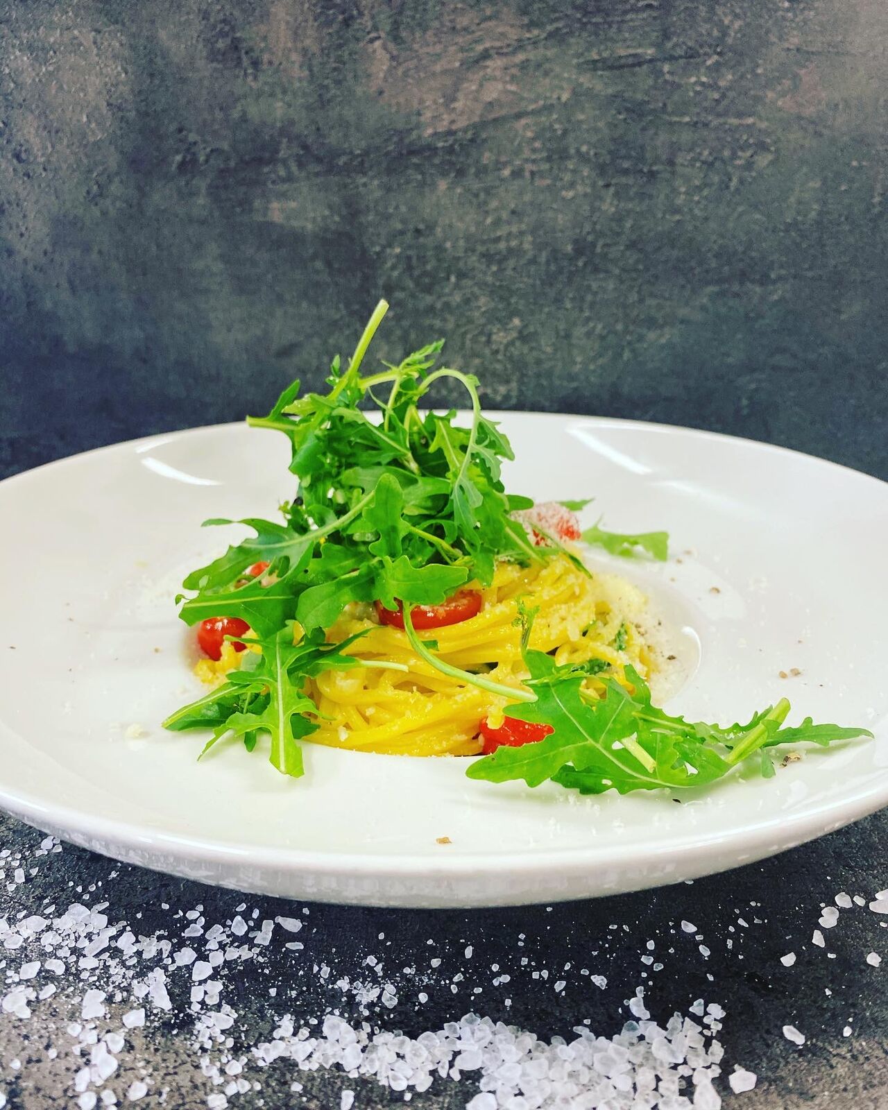 Makaron z pomidorami i czosnkiem 