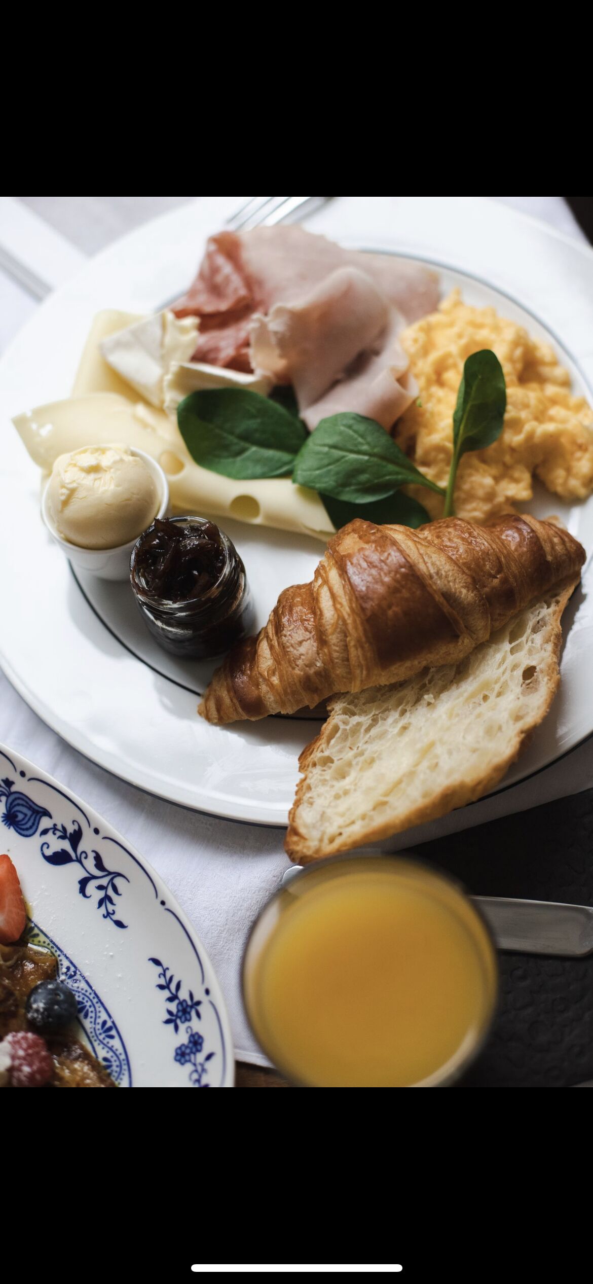 Francuskie śniadanie z szynką