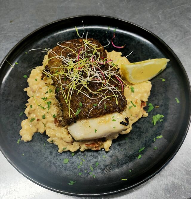 La Cantine Villejames : Merlu en croûte de pesto et risotto aux champignons