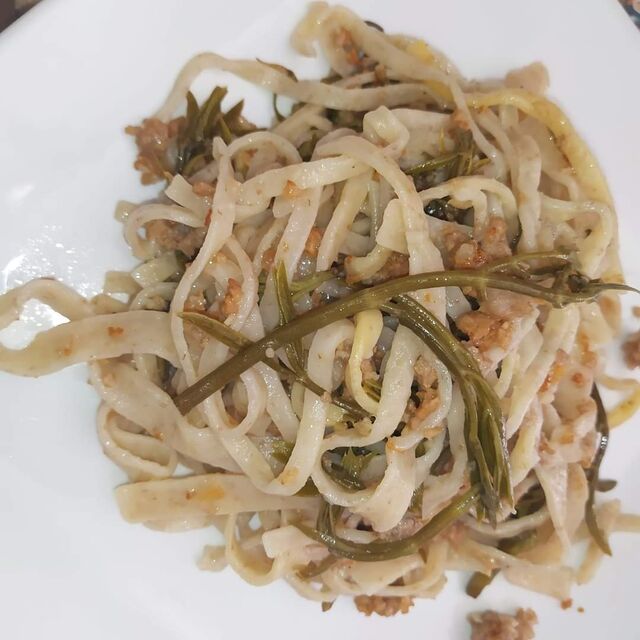 Le Conerelle fatte in casa con i Paccasassi, salsiccia artigianale e Varnelli 