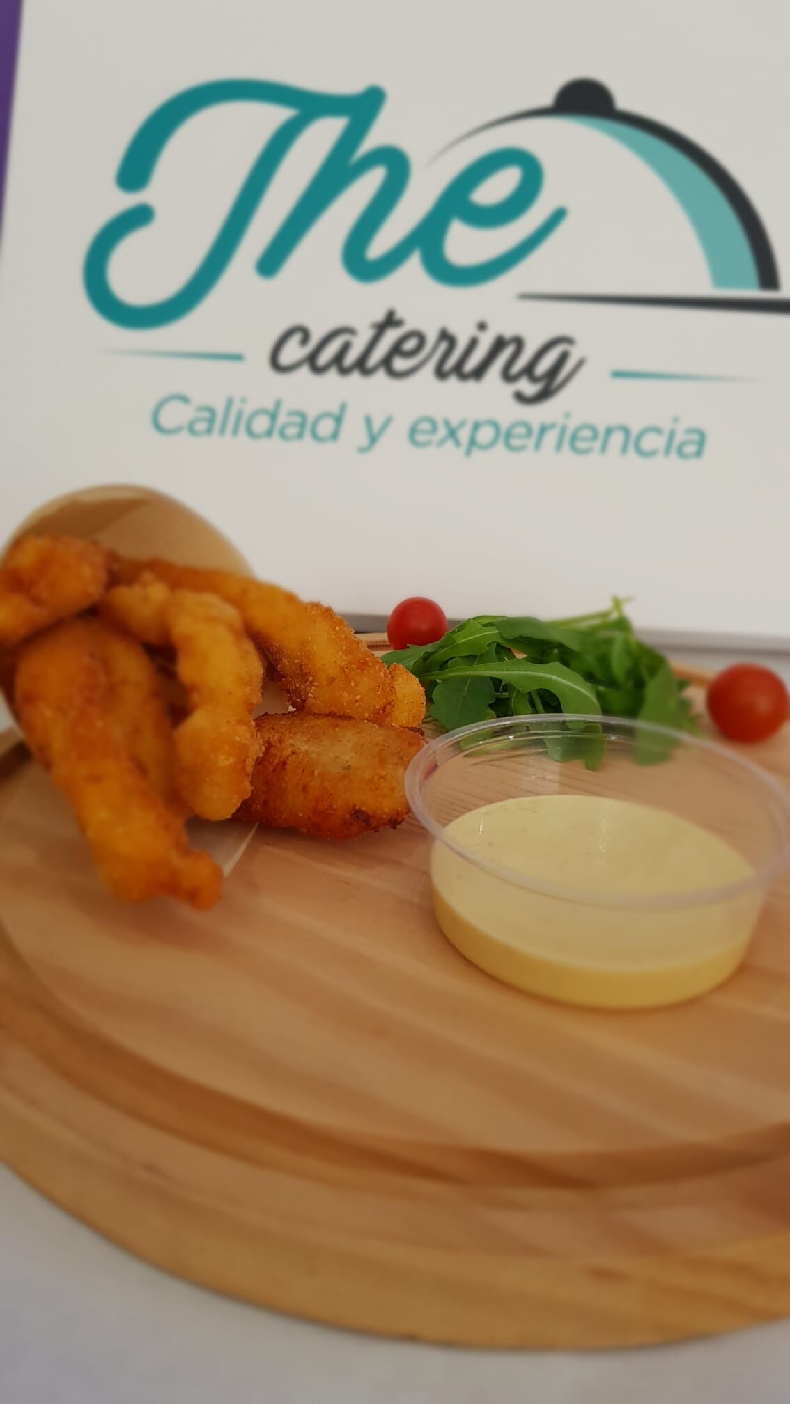 Fingers de pollo con salsa de miel y mostaza