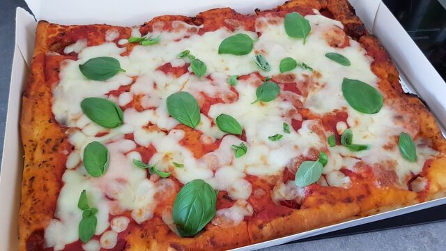 Focaccia tomate & basilic frais