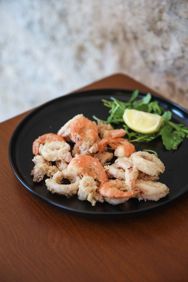 -- FRITTURA DI GAMBERI E CALAMARI --