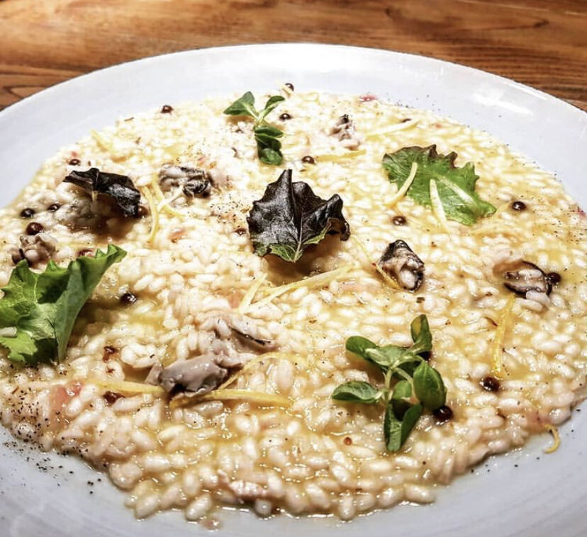 RISOTTO ALLO CHAMPAGNE E OSTRICHE - Risotto flavoured with Champagne and oysters