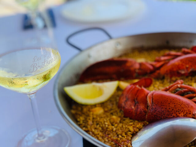 Paella con bogavante al estilo de la Bahia de Moraira